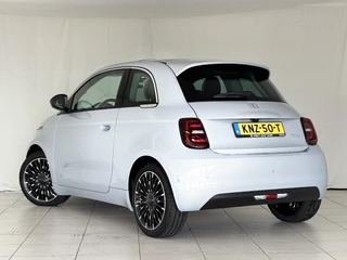 Fiat 500e La Prima 42 kWh | Panoramadak | Apple-Android | 8 Jaar Fabrieks-Garantie / 12