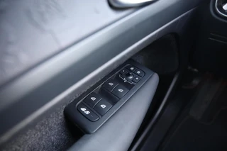 Volvo C40 Recharge Core 69 kWh|Camera|Panoramadak|Carplay|Navi| / 14