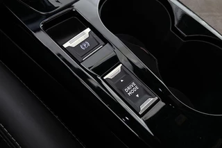 Peugeot e-2008 EV GT Pack 50 kWh Panoramadak Adaptieve Cruise Stoelverwarming / 44