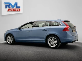 Volvo V60 1.5 T2 Summum | Origineel NL | Pano/dak | Trekhaak | Camera | Leder | Stoelverwarming | / 38