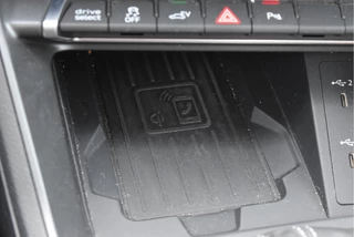 Audi Q3 45 TFSI e S edition S-Line 245 PK | NL-Auto | Keyless | Carplay | Virtual cockpit | DAB | Elekt.trekhaak | Full LED | Allweathers / 63