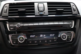BMW 4 Serie Gran Coupé 420i Executive M Sport Pakket Automaat  / Navigatie / Trekhaak / Xenon / Parkeersensoren / 18 Inch / Climate Control / Bluetooth / Shadow Line / Lichtpakket / Cruise Control / 24