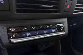 Opel Frontera Electric GS 44 kWh | Navigtatie | 8 Jaar speciale garantie | Stoel & Stuurverwarming | Camera | Dakrails | Extra getint glas | Cruise control | DAB Radio / 22