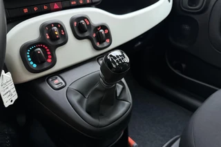 Fiat Panda 1.0 Hybrid Pandina Cross | DEMO | Tot 8 jaar garantie | Airco | Apple Carplay/Android Auto | Bluetooth | Cruise control | DAB+ | Lichtmetalen velgen | Parkeersensoren | Hoge zit / 22