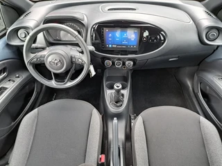Toyota Aygo X PLAY APPLE & ANDROID ACHTERUITRIJCAMERA AD-CRUISE LED-DAGRIJ NL-AUTO / 8