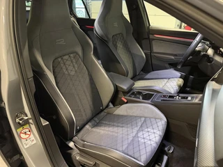 Volkswagen Golf 1.5 eTSI R-Line Pano Virtual Camera IQ Light / 32