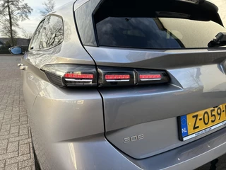 Peugeot 308 SW 1.2 Turbo 130 PK Allure | Automaat | Trekhaak 1400 KG | Navigatie | 360 Graden HD Camera | Full LED Verlichting | Cruise Control | Keyless Entry | Dode Hoek Detectie | Adaptieve Cruise Control | Digitaal Dashbord | 17" Lichtmetalen Velgen | / 44
