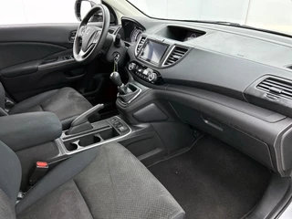 Honda CR-V 2.0 S | Cruise control | Stoelverwarming | Navigatie | Camera | Trekhaak / 6