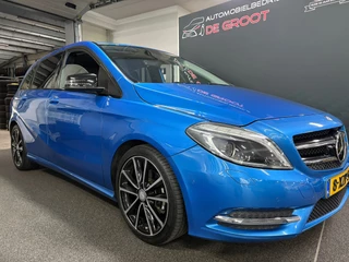 Mercedes-Benz B-Class 180 Ambition Nederlandse auto/ Trekhaak/ Parkeersensoren voor en achter/ Set winterbanden / 47