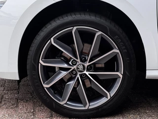 Skoda Kamiq 1.5 TSI 150 PK ACT Sport Business | Camera | Carplay | Stoelverwarming | Climate Control | Automaat / 31