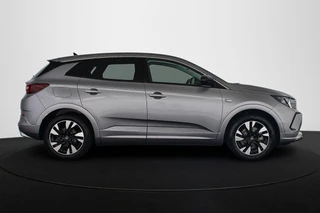 Opel Grandland 1.6 Turbo Plug-In Hybrid 4x4 Ultimate 300 PK Afneembare Trekhaak Stoel-Stuurverwarming / 33
