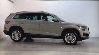 Škoda Kodiaq 1.5 TSI 150pk Business Edition Camera Trekhaak Sfeerverlichting Navigatie / 12