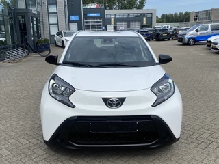 Toyota Aygo X 1.0 VVT-i MT 72pk S-CVT / 2