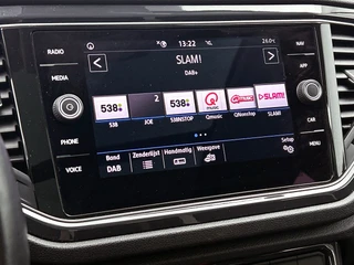Volkswagen T-Roc 1.5 TSI Sport Automaat | Adaptive Cruise | CarPlay | Camera | Panoramadak | Parkeersensoren | Trekhaak | NAP / 17