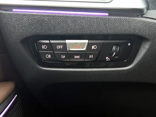 BMW 3-serie 330e xDrive | Dravit Grau | Camera | Stoelverwarming | Memory Stoelen | / 34