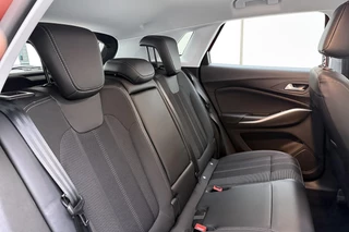 Opel Grandland 1.6 Turbo Plug-In Hybrid GS | 225PK | Automaat | Adaptive Cruise Control | Stoelverwarming | Verwarmd stuurwiel | Drive Assist | AGR Stoelen Voor | Navigatie | Parkeercamera achter | Apple Carplay & Android Auto / 18