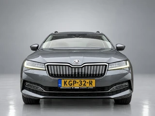 Škoda Superb Combi 1.4 TSI iV 218 pk Business Edition Plus AUT  | 1e eigenaar | navigatie | panoramadak | trekhaak | leder interieur / 2