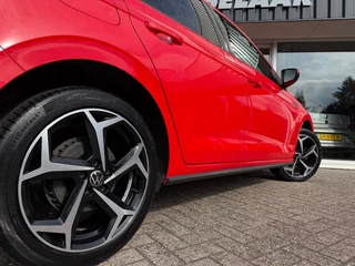 Volkswagen Polo 1.0 TSI Highline Business R NL Auto Pano R-Line Int. Ext. Carplay / 5
