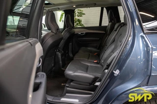 Volvo XC90 2.0 T8 Recharge AWD Ultimate Dark | Pano | Trekhaak zwenkbaar | Massage | Stoelventilatie | Harman Kardon | HUD | 4-zone | BLIS | ACC | Full option / 24