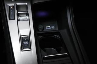 Peugeot e-408 GT 58 kWh | NIEUW | PANORAMADAK | STUURVERWARMING | MASSAGE | DAB | APPLE | 360 CAMERA / 43