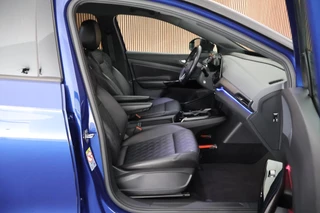 Volkswagen ID.4 First 204pk 77 kWh SOH 91% Leder Stoelverwarming Camera Navigatie / 12