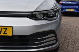Volkswagen Golf Variant 1.0 TSI Life Business BSM | Navigatie | Stuur/Stoelverwarming | Sfeerverlichting | 12 mnd BOVAG garantie | Whatsapp 06-53188999 / 23