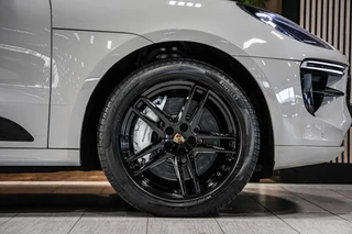 Porsche Macan 2.9 Turbo|Krijtgrijs|Pano|Leder|Chrono|Luchtv. / 21