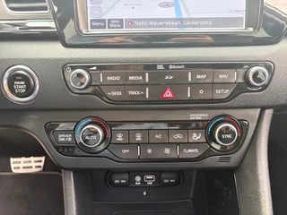 Kia Niro 1.6 GDi Hybrid ExecutiveLine | Trekhaak | Stoel verwarming en koeling | Lederen bekleding | Navigatie | Dodehoek detectie | Apple Carplay / Android Auto | Verbruik 1 op 20! / 28