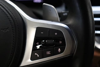 BMW 3 Serie Touring 320i High Executive M Sport Pakket Automaat  / Live Cockpit Professional / Cruise Control / Stoelverwarming / Active Guard Plus / Hifi / LED / Climate Control / Leder / 19 Inch / DAB / 35
