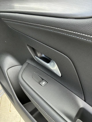 Opel Mokka Electric GS 54 kWh | Climate control | Navigatie | Verwarmbaar stuur | Elektrisch Pakket | Camera | Parkpilot | 18" LM-Velgen | Parkpilot / 38