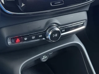 Volvo XC40 Recharge Plus SOH 92%| PILOT ASSIST ACC| ELEKTRISCHE ACHTERKLEP| DODE HOEK SENSOR |WARMTEPOMP| STOEL + STUURVERWARMING| ACHTERUITRIJCAMERA| RIJKLAAPRIJS INCL. 12 MND BOVAG GARANTIE| / 36