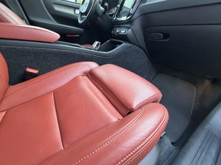 Volvo XC40 1.5 T5 262pk Recharge Inscription PHEV Leer Stoel/Stuurverw Carplay Crystal Orrefors Dealer-Onderhouden! / 28