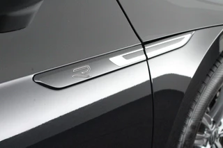 Volkswagen Arteon Shooting Brake 2.0 TSI 190pk DSG R-Line Business+ Keyless Panoramadak DCC Camera Stoelverwarming Virtual Cockpit Navigatie / 50