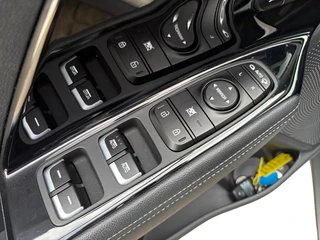 Kia Niro 1.6 GDi Hybrid ExecutiveLine | Trekhaak | Stoel verwarming en koeling | Lederen bekleding | Navigatie | Dodehoek detectie | Apple Carplay / Android Auto | Verbruik 1 op 20! / 29