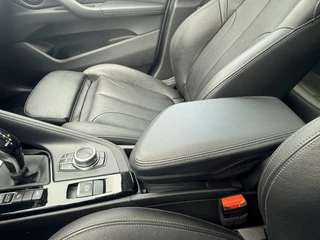 BMW X1 xDrive20i High Executive  | Afn. trekhaak | Pano | LED | Leder | Sportstoelen | Apple/Android | Stoelverwarming / 28