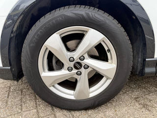 Audi Q3 35 TFSI Advanced edition  | Automaat | LED | Sportstoelen | DAB | Navi | Bluetooth | Stoelverwarming | Virtual Cockpit / 64