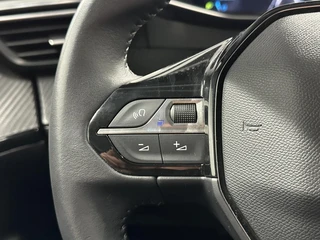 Peugeot 2008 1.2 PureTech Allure Pack CAMERA TREKHAAK ECC CRUISE LM NAVI CARPLAY. / 21