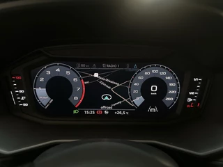 Audi A1 citycarver 25 TFSI epic Parkeersensoren Climate Control Navigatie Cruise Control / 12