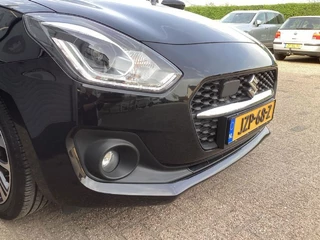 Suzuki SWIFT 1.2 Stijl Smart Hybrid Airco/ Clima Camera LM velgen Navi/ Carplay stoelverwarming Dode hoek herkening Adaptive crc / 9