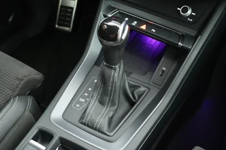 Audi Q3 40 TFSI 190pk quattro edition one Trekhaak Camera Keyless Virtual Cockpit Panoramadak Navigatie S-Line / 37