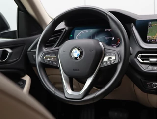 BMW 2 Serie Gran Coupé 218i Luxury Line  | Leder | Stoelverwarming | Org. NL / 16