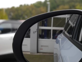 Leapmotor B10 Design ProMax 67.1 kWh | Wltp 434km | 750kg trekgewicht | Stoel en stuur verwarming | 360 graden camera | Lederen bekleding | Panoramadak | Led | Regensensor | Sfeerverlichting | Elektrisch verstelbare voorstoelen / 30
