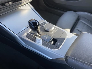 BMW 3 Serie 330e High Executive M-Sport  | 1e eigenaar | dealer onderh. | schuifdak | leder sportstoelen | camera | BTW auto / 34