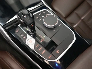 BMW 3 Serie 330e M-Sport Schuifdak | ACC | Harman Kardon / 21