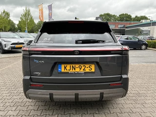 Toyota bZ4X Touring DYNAMIC 75 KWH VOORRAAD VOORDEEL VAN €49.990 VOOR €47.300!!! BLIND-SPOT PARK-SENSOREN STOEL/STUURVERW APPLE/ANDROID 18" LM-VELGEN / 10