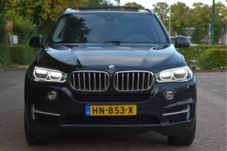 BMW X5 xDrive40e High Executive 313 pk Innovation Pack | NL-Auto | Elekt.trekhaak | 360 gr.camera | Memorystoelen | Pano.dak | HUD | Sfeerverlichting / 4
