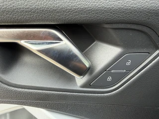 Audi Q3 45 TFSI e S edition I INCL. € 850,00 AFL.KOSTEN + BOVAG GARANTIE / 38