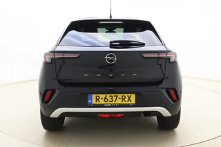 Opel Mokka 1.2 100pk Business Elegance | Navigatie | Achteruitrijcamera | Climate control | Cruise control | Stoel- en stuurverwarming | Lichtmetalen velgen / 12