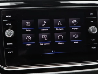 Volkswagen T-Roc 1.5 TSi 150 Pk Automaat Sport Business R-Line | Black Style | Camera | Stoelverwarming | Adaptive Cruise | Navigatie | CarPlay | Climatronic | 18 Inch | 89.335 Km !! / 24