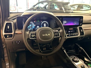 Kia SORENTO 1.6 T-GDI Plug-in Hybrid 4WD ExecutiveLine 7persoons / Panoramadak / 360 camera / head-up /dealer onderhouden / 15